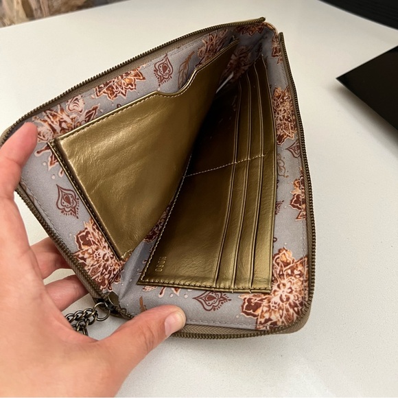 Hobo Rylan Leather Wristlet - Picture 10 of 15